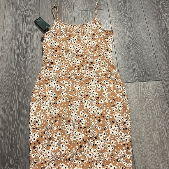 Wild & Fable Body Con Dress - Picture 2 of 3